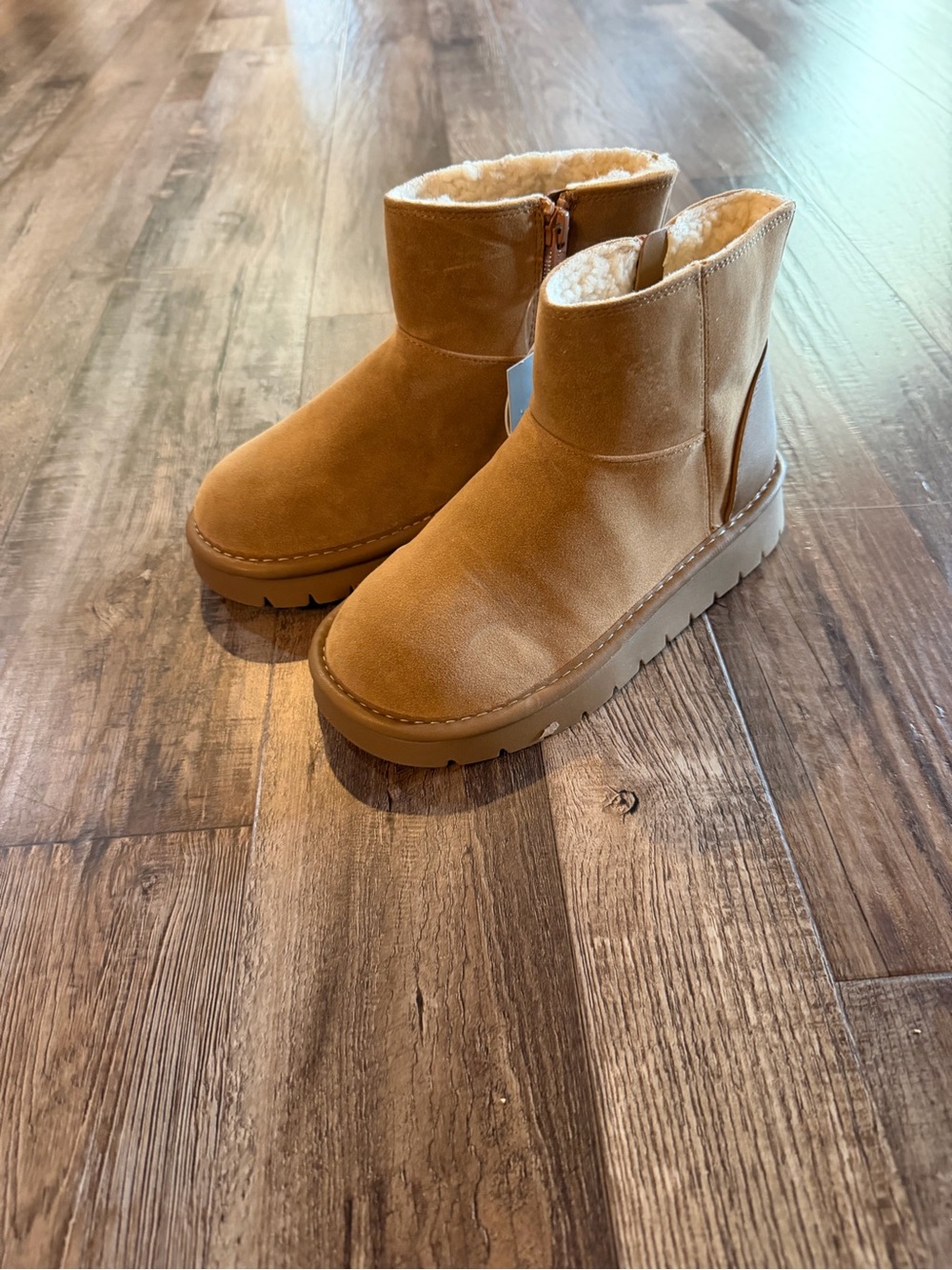 NWT Cat & Jack Kids Tan Plush-Lined Winter Boots Sz 13